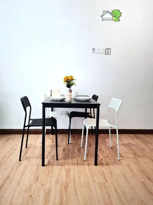 Mr Brown'S Lovely Studio With Balcony Palazio By Gdragon Homestay Johor Bahru Apartment