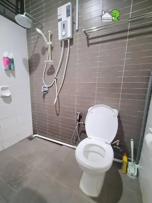 Mr Brown'S Lovely Studio With Balcony Palazio By Gdragon Homestay Johor Bahru 0*,  Malasia